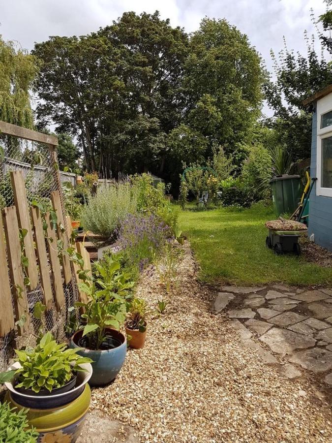 Crofton House Garden Apartment ライド エクステリア 写真