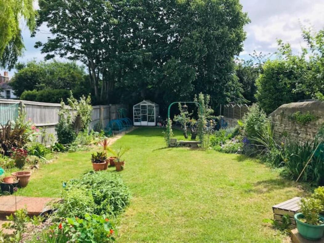 Crofton House Garden Apartment ライド エクステリア 写真