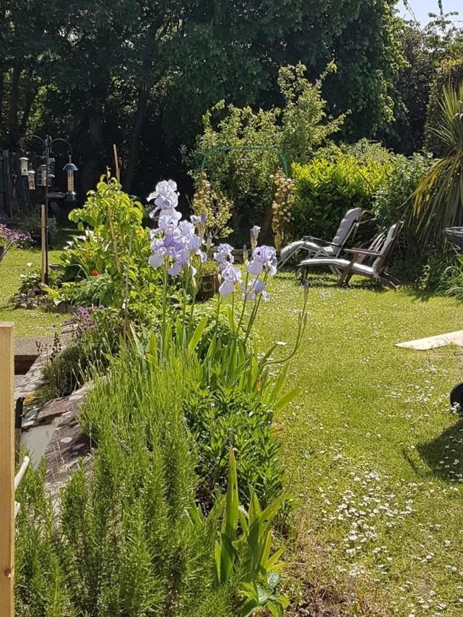 Crofton House Garden Apartment ライド エクステリア 写真
